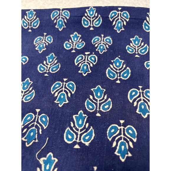 Handloom Batik Cotton Fabric Fat Quarter 18" x 22" Blue & White Floral Block Pri - Picture 7 of 7
